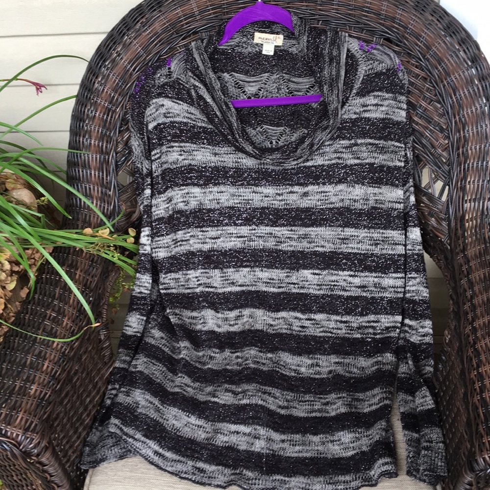 Emerald Sweater Balck and Gray XL